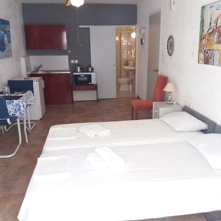 Studio In Garden Poros Town Exterior foto