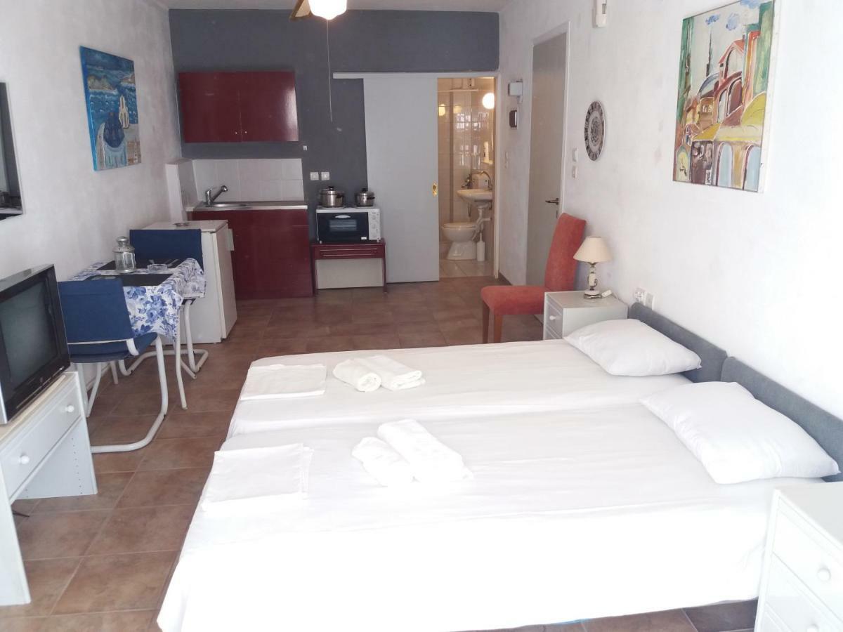 Studio In Garden Poros Town Exterior foto